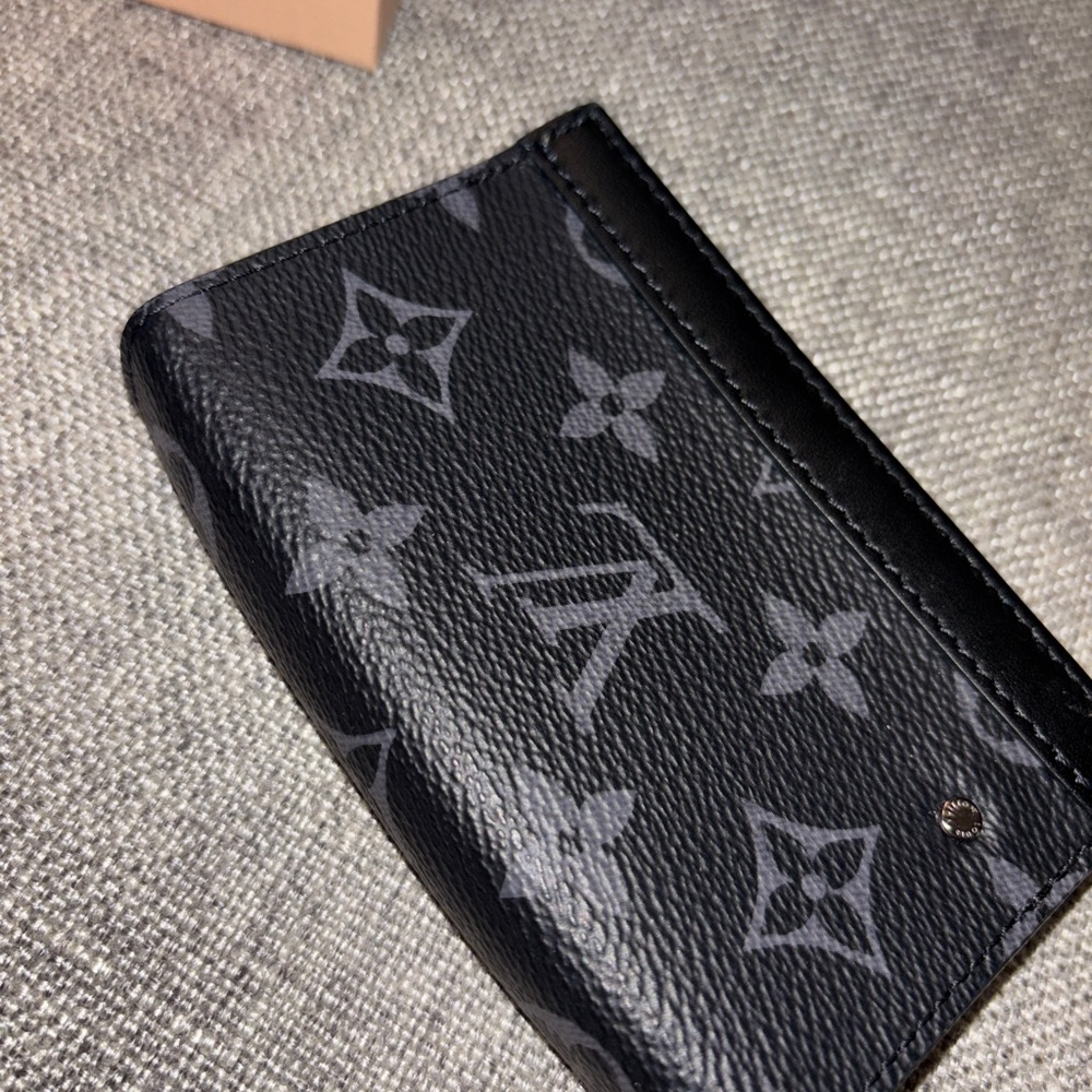 Louis Vuitton key pouch voyage